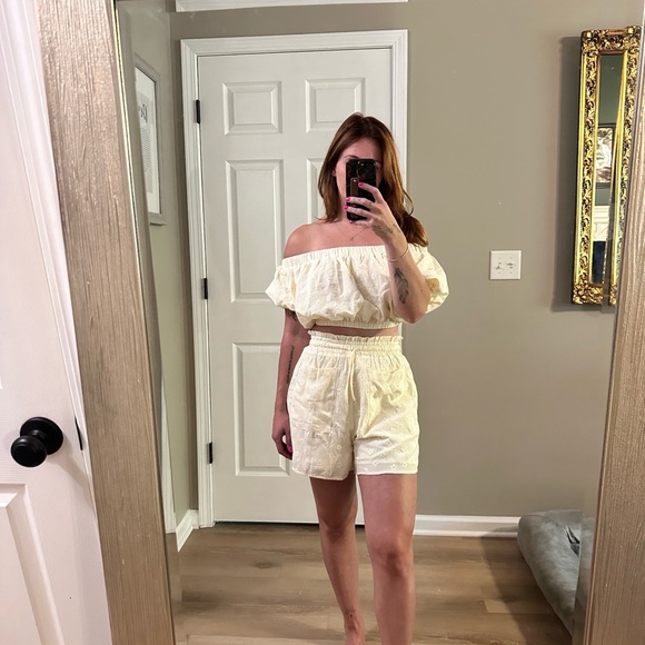 Showpo. Other - Showpo daisy two piece set